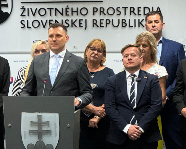 Za rok z 355 tisíc na 100 miliónov. Tarabov rezort realizuje obnovu domov tempom, aké tu doposiaľ nebolo