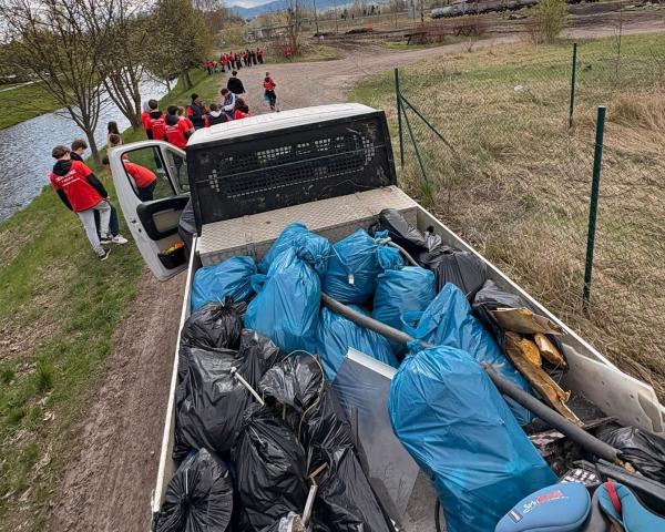 Do výzvy SAŽP Kvapka pre vodu 2026 sa zapojilo 3 775 ľudí. Spoločne vyzbierali 1 024 vriec odpadu